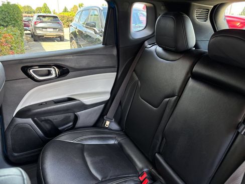 Used 2025 Jeep Compass Limited AWD/4WD image 40
