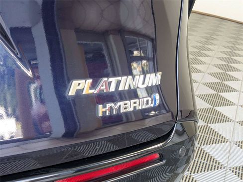 Certified 2022 Toyota Sienna Platinum FWD image 7