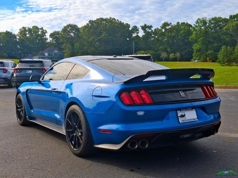 Used 2019 Ford Mustang Shelby GT350 w/ Technology Package RWD image 3
