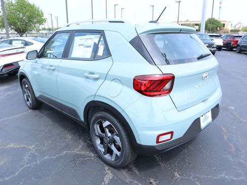 New 2026 Hyundai Venue SEL FWD image 23