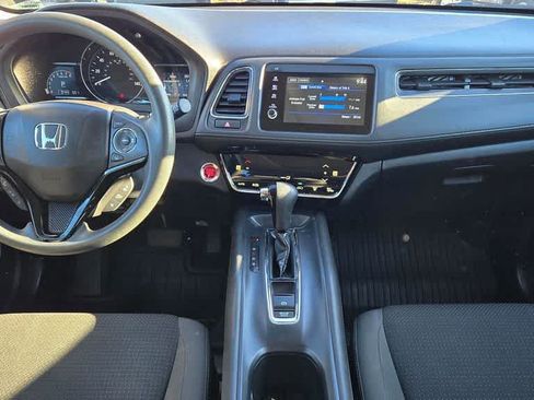Used 2022 Honda HR-V EX image 9