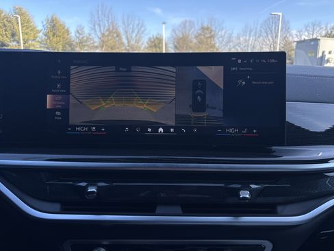 Used 2025 BMW X5 xDrive50e w/ M Sport Package image 19