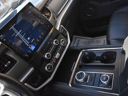 Certified 2022 Ford Expedition XLT image 22