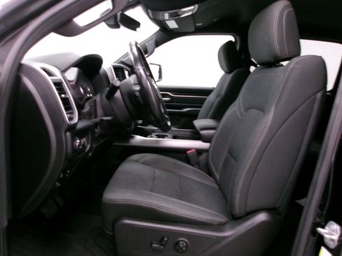 Used 2019 RAM 1500 Big Horn AWD/4WD image 7