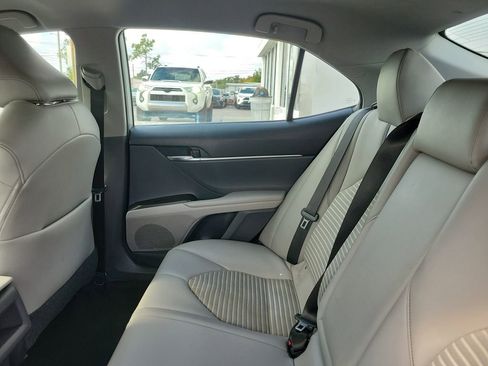 Used 2021 Toyota Camry SE image 9