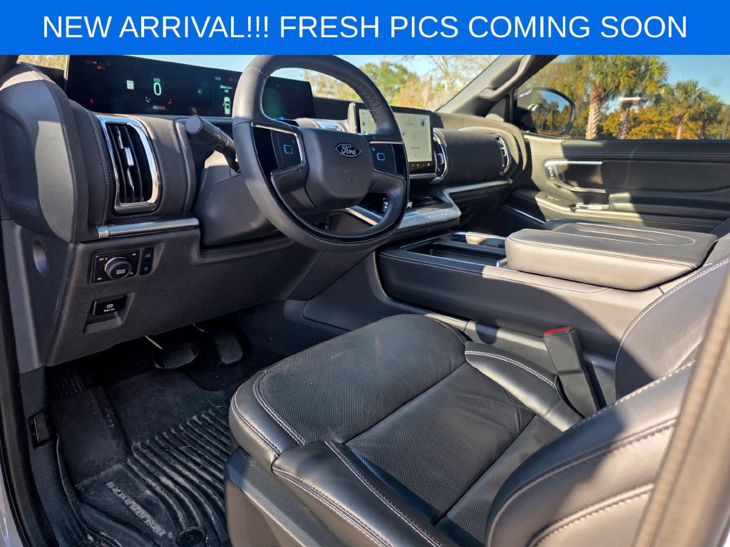 Used 2025 Ford Expedition Max Platinum w/ Stealth Performance Package AWD/4WD image 7