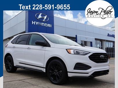 Used 2022 Ford Edge SE w/ Black Appearance Package