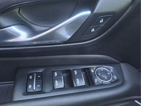 Used 2022 GMC Yukon Denali w/ Max Trailering Package image 12