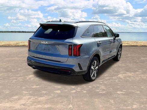 Used 2022 Kia Sorento S w/ Panoramic Sunroof Package FWD image 11