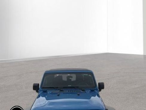 Used 2022 Jeep Gladiator Sport w/ Trailer Tow Package image 2