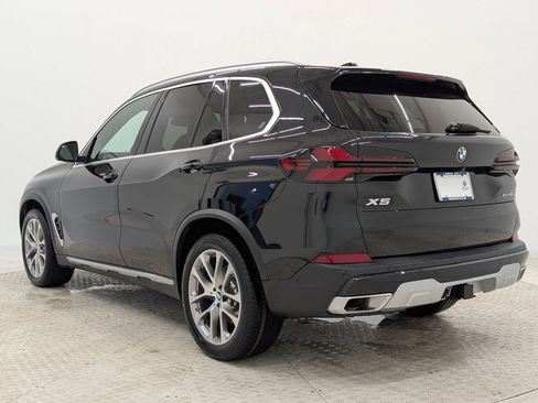 Certified 2024 BMW X5 xDrive40i w/ Premium Package image 3