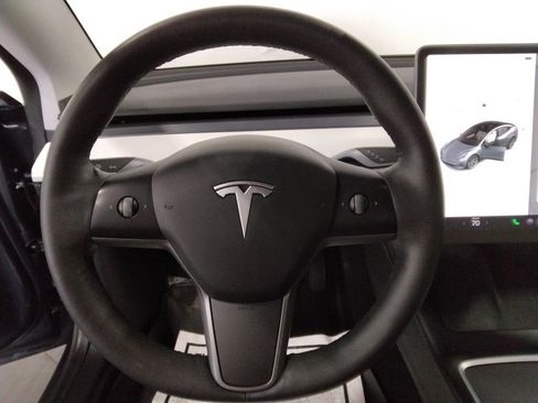 Used 2021 Tesla Model 3 Standard Range Plus image 12