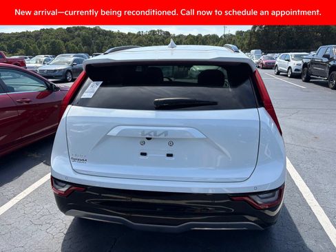 Certified 2023 Kia Niro Wave FWD image 6