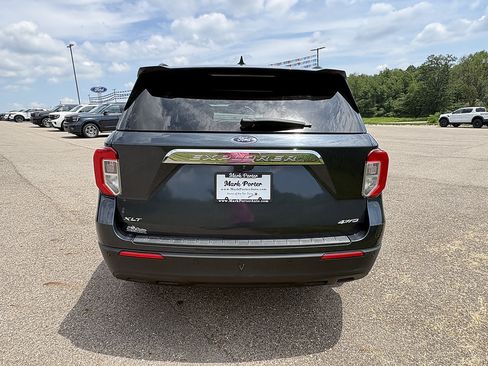 Used 2022 Ford Explorer XLT AWD/4WD image 4