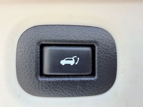 Used 2017 Nissan Rogue SL w/ SL Premium Package FWD image 16
