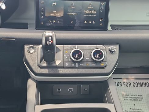 Used 2023 Land Rover Defender 110 X-Dynamic SE AWD/4WD image 19