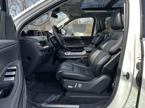 Certified 2025 Lincoln Navigator Reserve image 19
