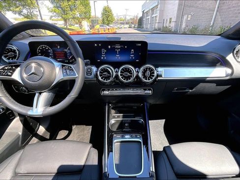 Used 2026 Mercedes-Benz GLB 250 4MATIC image 15