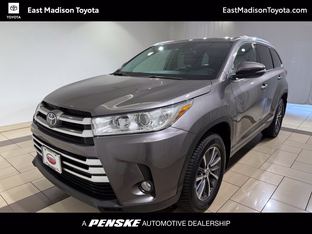 Used 2019 Toyota Highlander XLE AWD/4WD image 1