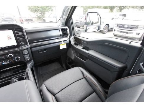 Used 2026 Ford F250 Lariat w/ Tremor Off-Road Package AWD/4WD image 9