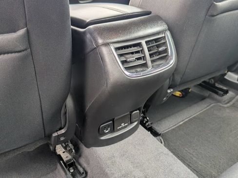 Used 2018 Chevrolet Malibu LT FWD image 17