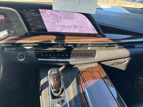 Used 2023 Cadillac Escalade ESV Premium Luxury image 25