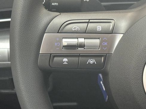 New 2027 Hyundai Kona SE FWD image 21