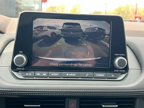 Used 2023 Nissan Rogue SV AWD/4WD image 17