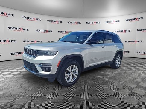 Used 2023 Jeep Grand Cherokee Limited w/ Luxury Tech Group II AWD/4WD image 2