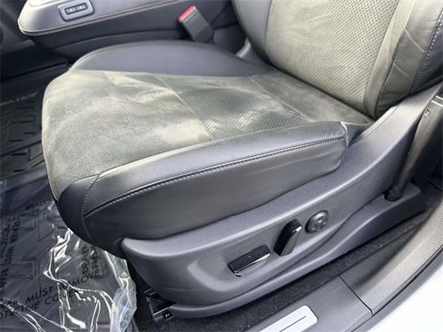 Used 2023 Nissan Ariya AWD image 17