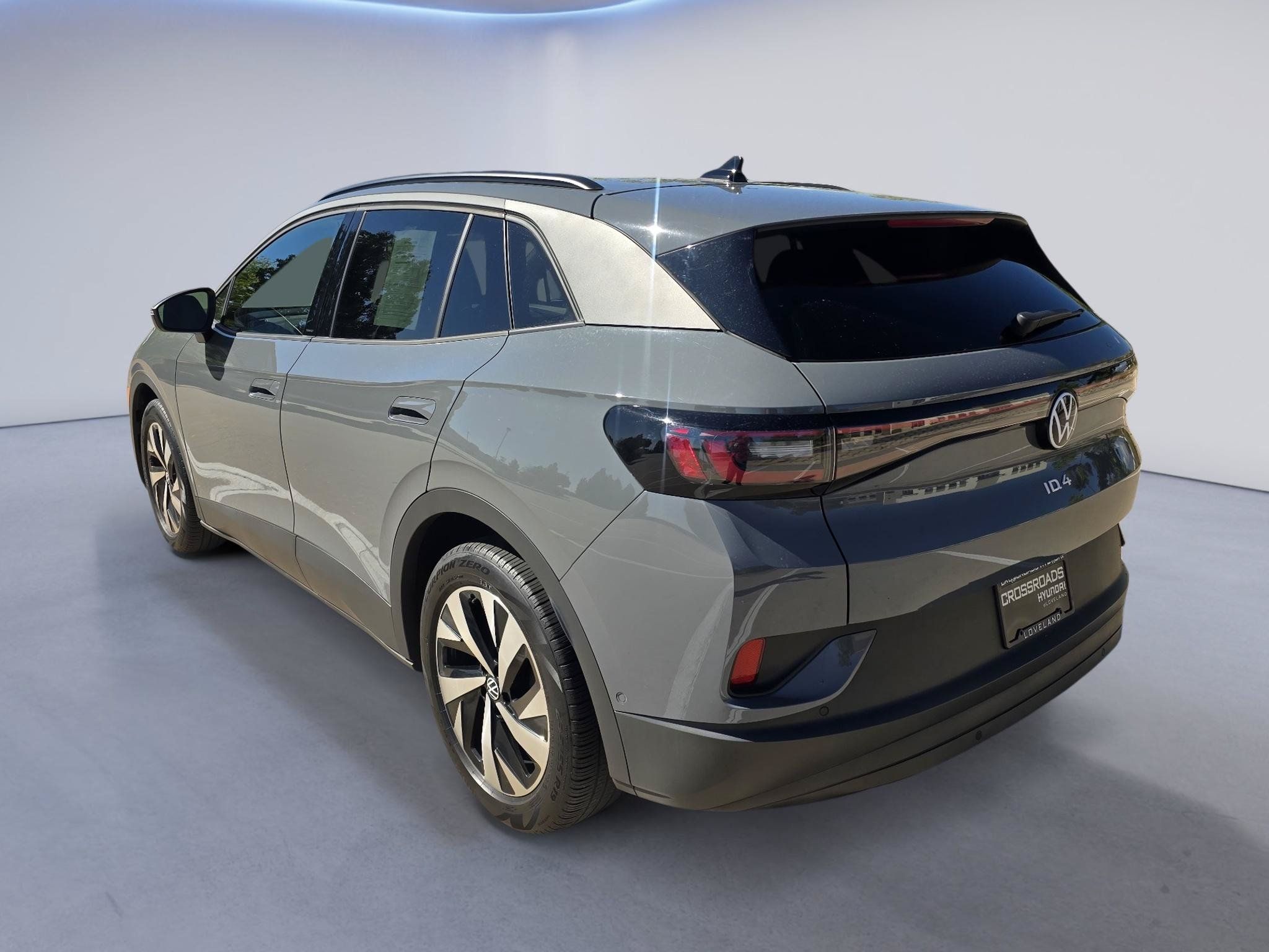 Used 2024 Volkswagen ID.4 2WD image 3