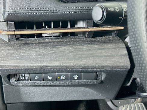 Used 2023 Nissan Ariya FWD image 17