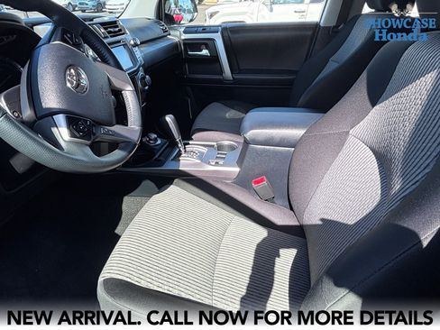 Used 2019 Toyota 4Runner SR5 AWD/4WD image 9
