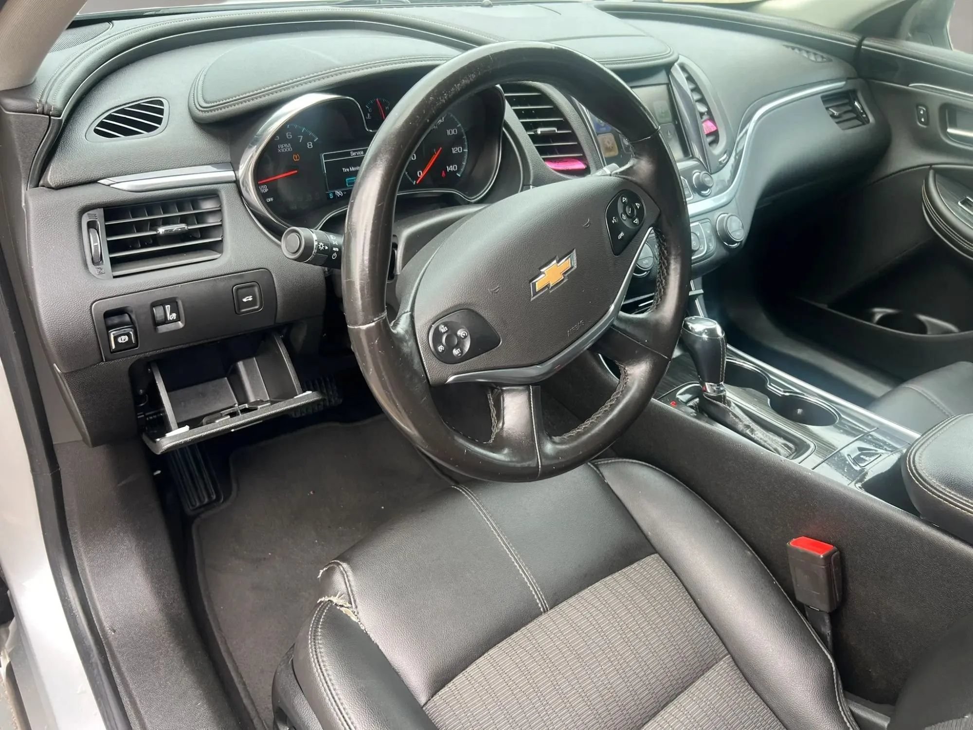 Used 2019 Chevrolet Impala LT FWD image 13