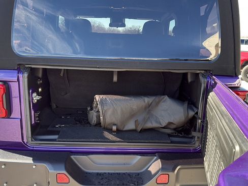 Used 2023 Jeep Wrangler Sport image 8