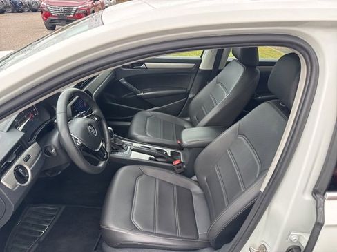 Used 2021 Volkswagen Passat 2.0T SE image 51