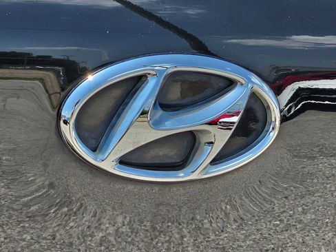 Used 2018 Hyundai Tucson SE w/ Cargo Package FWD image 12