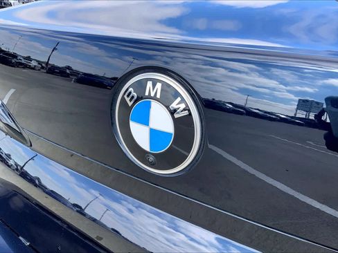 Certified 2023 BMW 760i xDrive w/ Luxury Rear Seating Package image 31