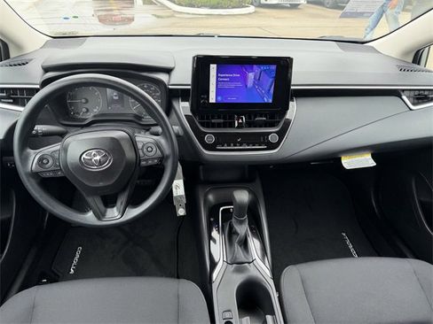 Used 2025 Toyota Corolla LE image 9