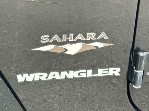 Used 2016 Jeep Wrangler Sahara w/ Connectivity Group AWD/4WD image 21