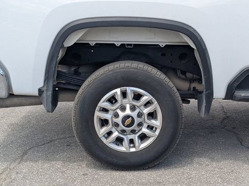 Used 2025 Chevrolet Silverado 2500 LT w/ Convenience Package AWD/4WD image 11