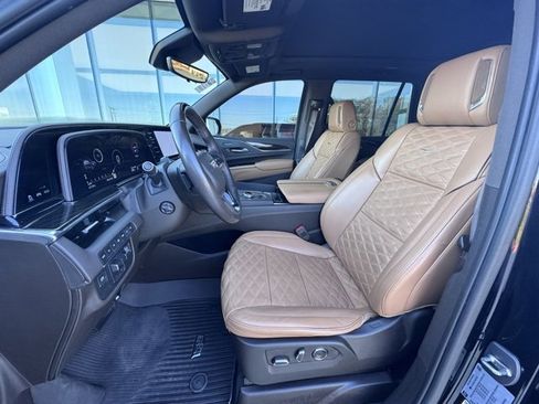 Used 2023 Cadillac Escalade Sport w/ LPO, ONYX Package image 9