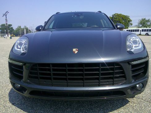 Used 2018 Porsche Macan AWD/4WD image 3