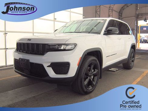 Used 2024 Jeep Grand Cherokee Altitude AWD/4WD image 1