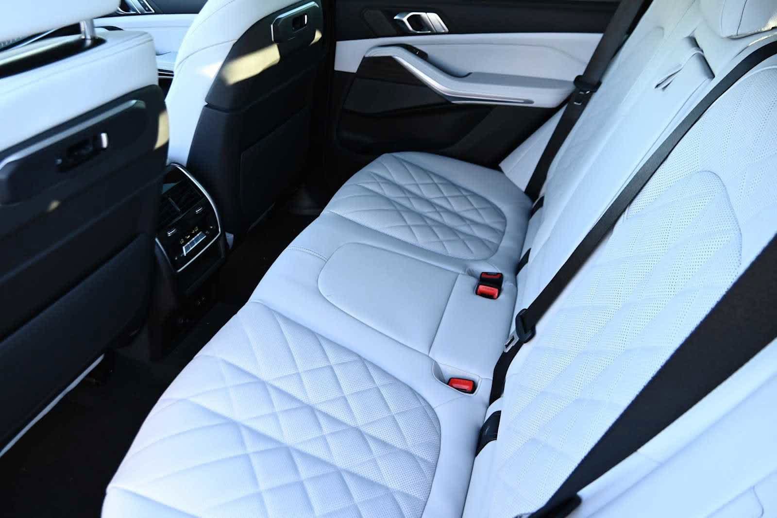 Used 2026 BMW X5 xDrive40i w/ Climate Comfort Package AWD/4WD image 8