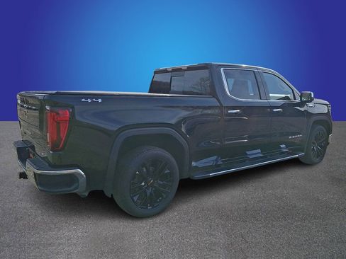 Used 2022 GMC Sierra 1500 SLT w/ SLT Premium Plus Package AWD/4WD image 4