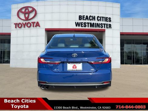 Used 2025 Toyota Camry SE FWD image 10