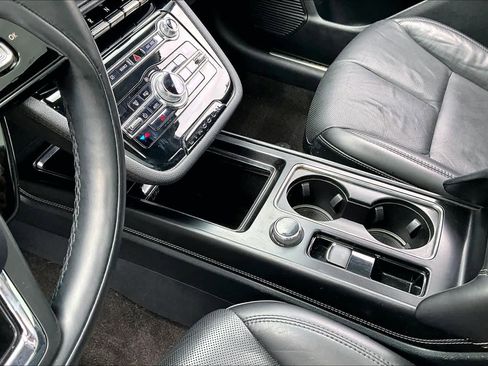 Used 2020 Lincoln Corsair Standard w/ Premium Package image 14