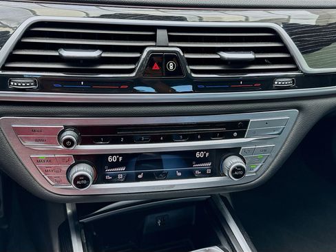Used 2019 BMW 740i w/ M Sport Package RWD image 12