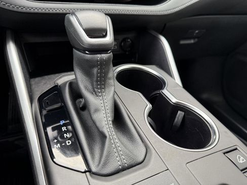 Certified 2024 Toyota Highlander XLE AWD/4WD image 20